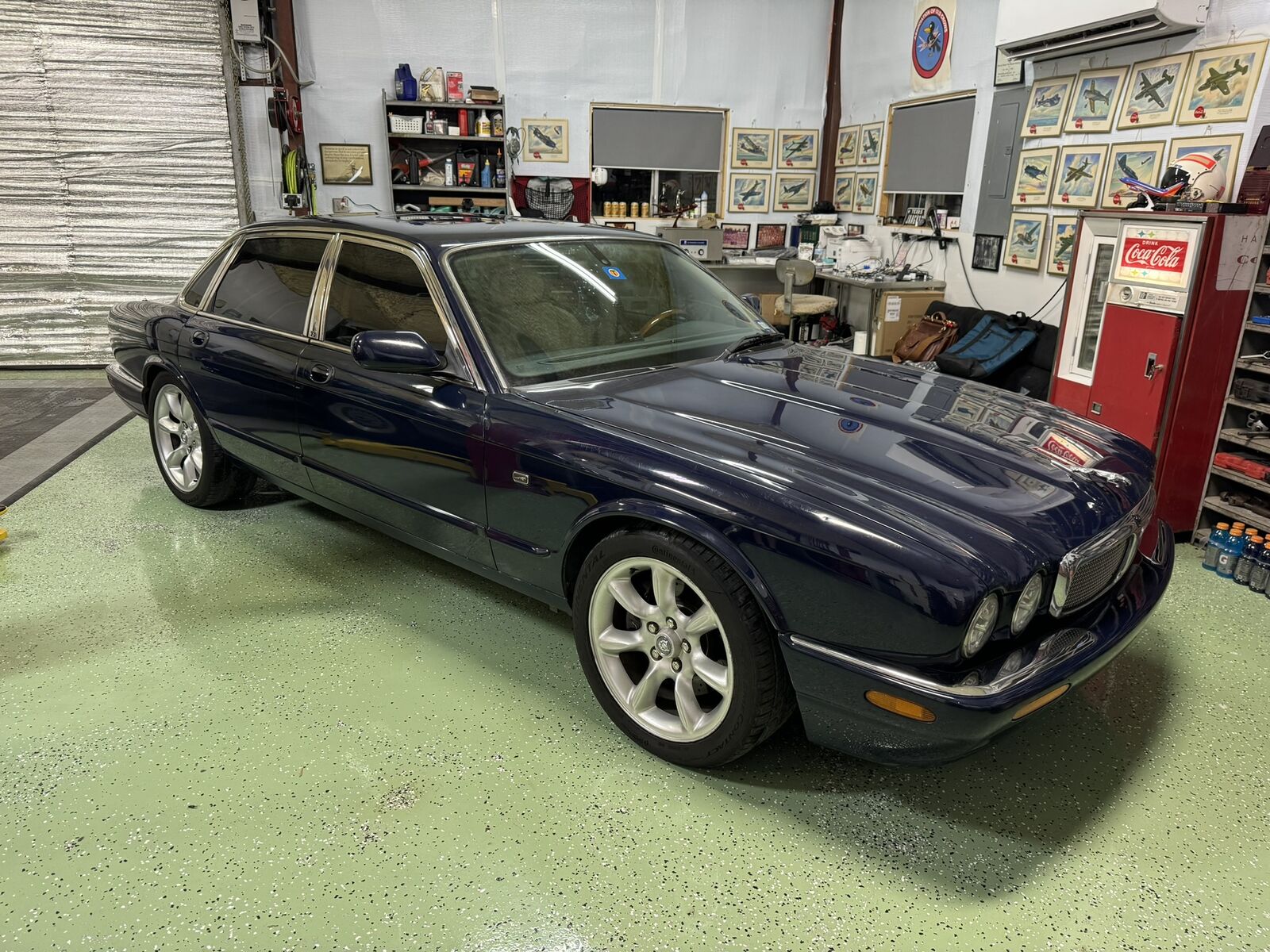 Jaguar XJR
