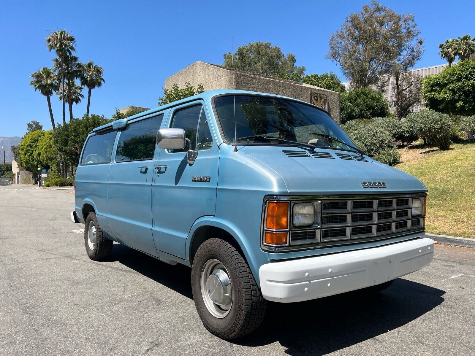 Dodge Ram Wagon