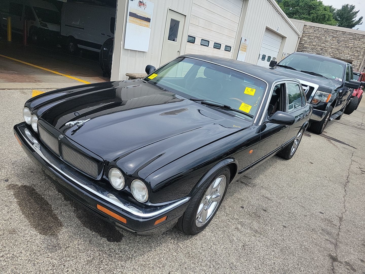 Jaguar XJR