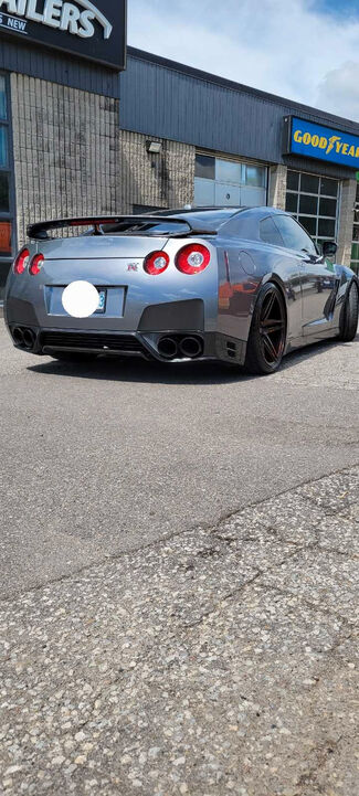 Nissan GT-R