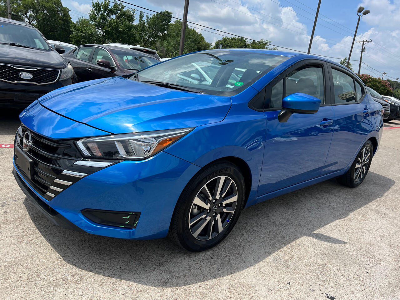 2023 NISSAN Versa
