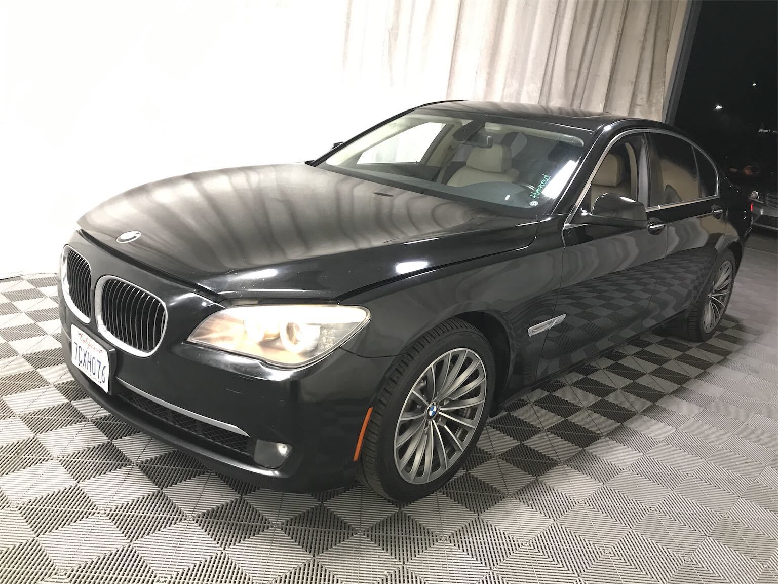 BMW 750i
