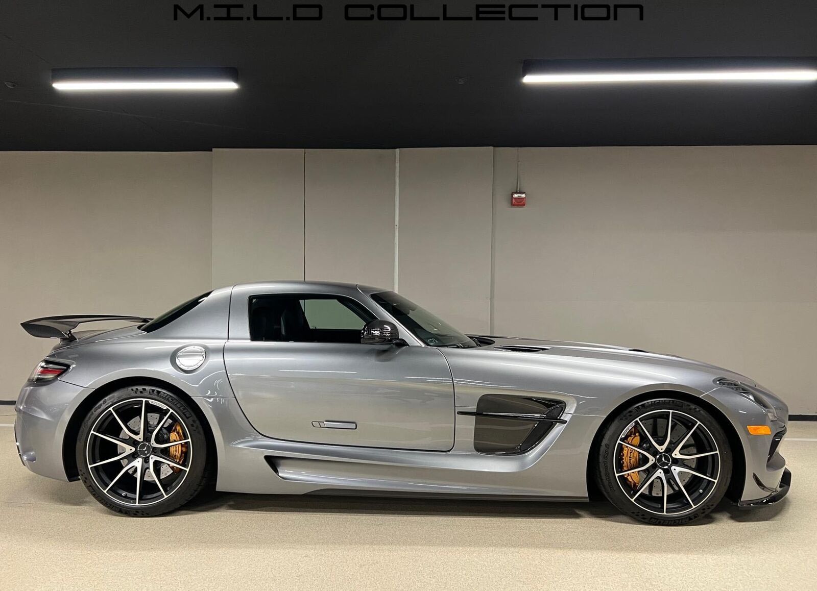 Mercedes-Benz SLS-Class