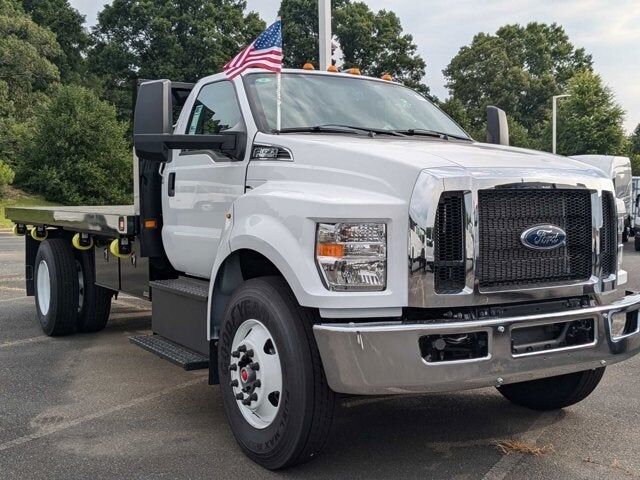2025 FORD F-650