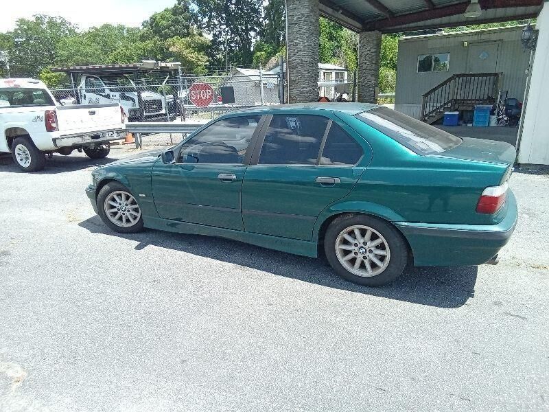 BMW 328i