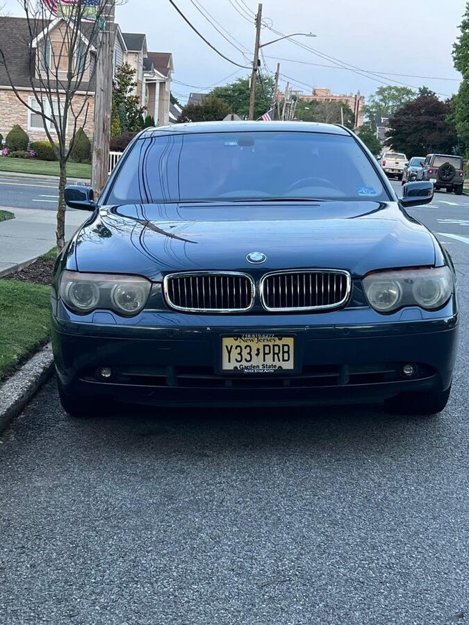 BMW 745i