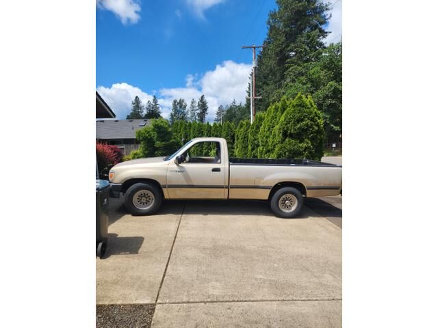 Toyota T100
