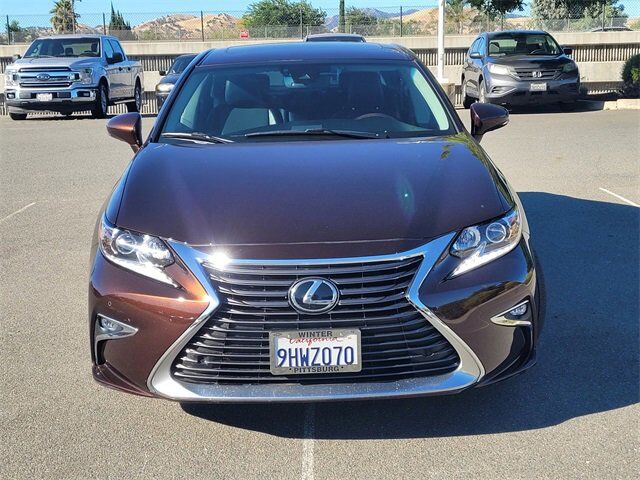 2016 Lexus ES