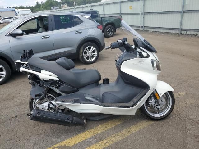 Suzuki AN650