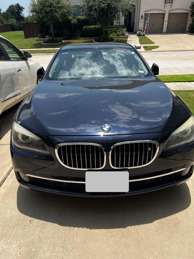 BMW 740i