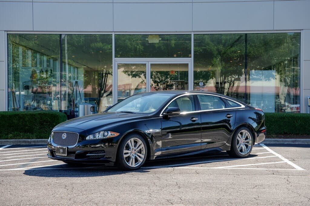 Jaguar XJ