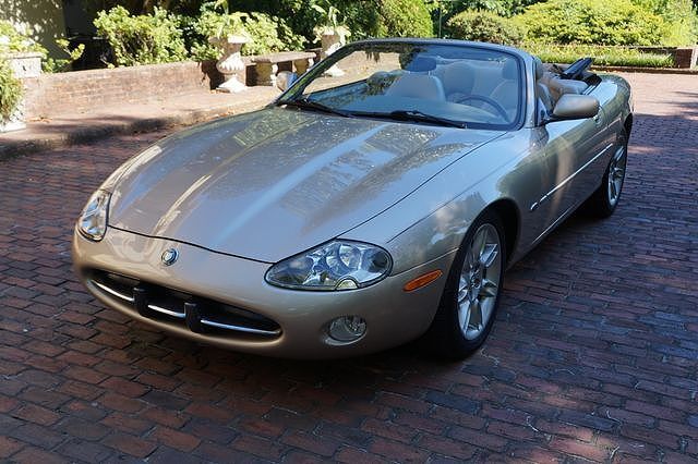 Jaguar XK8