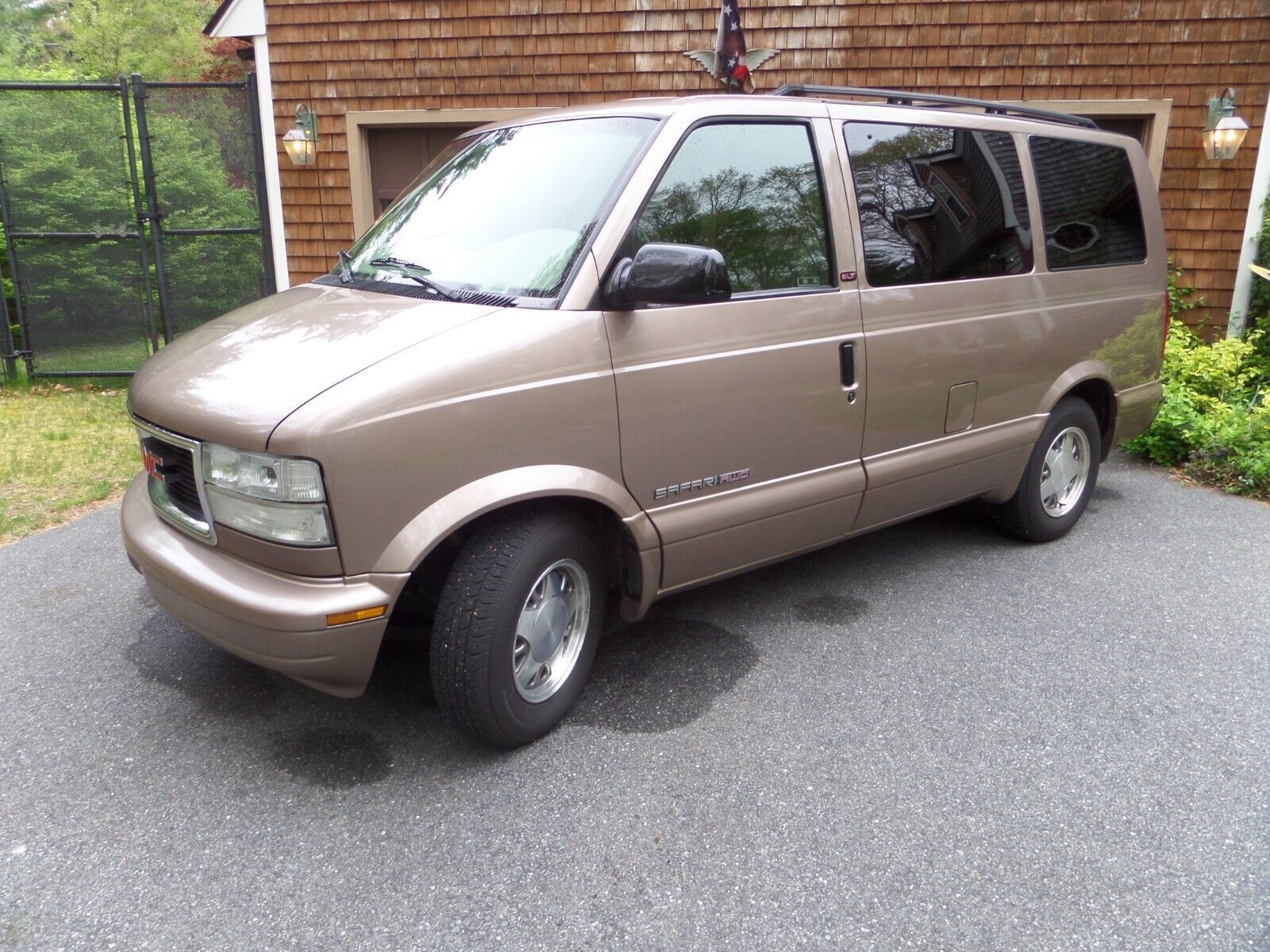 GMC Safari
