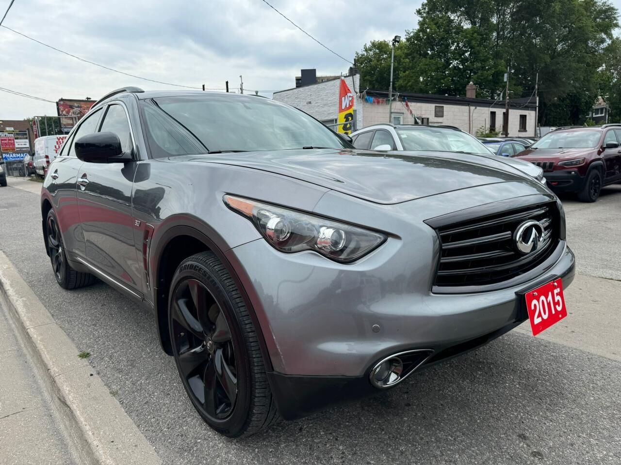 Infiniti QX70
