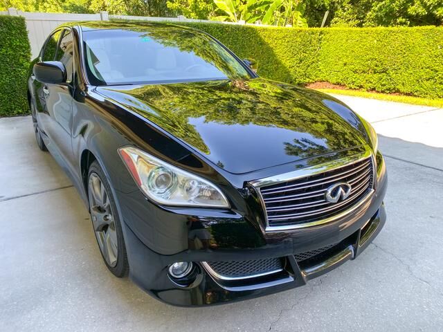 Infiniti M56
