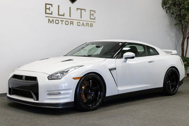 Nissan GT-R