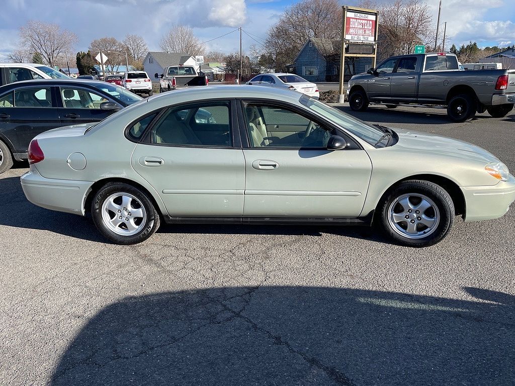 2006 FORD Taurus