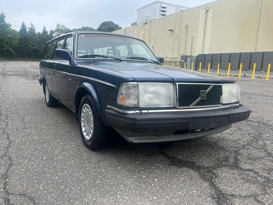 Volvo 240 Series