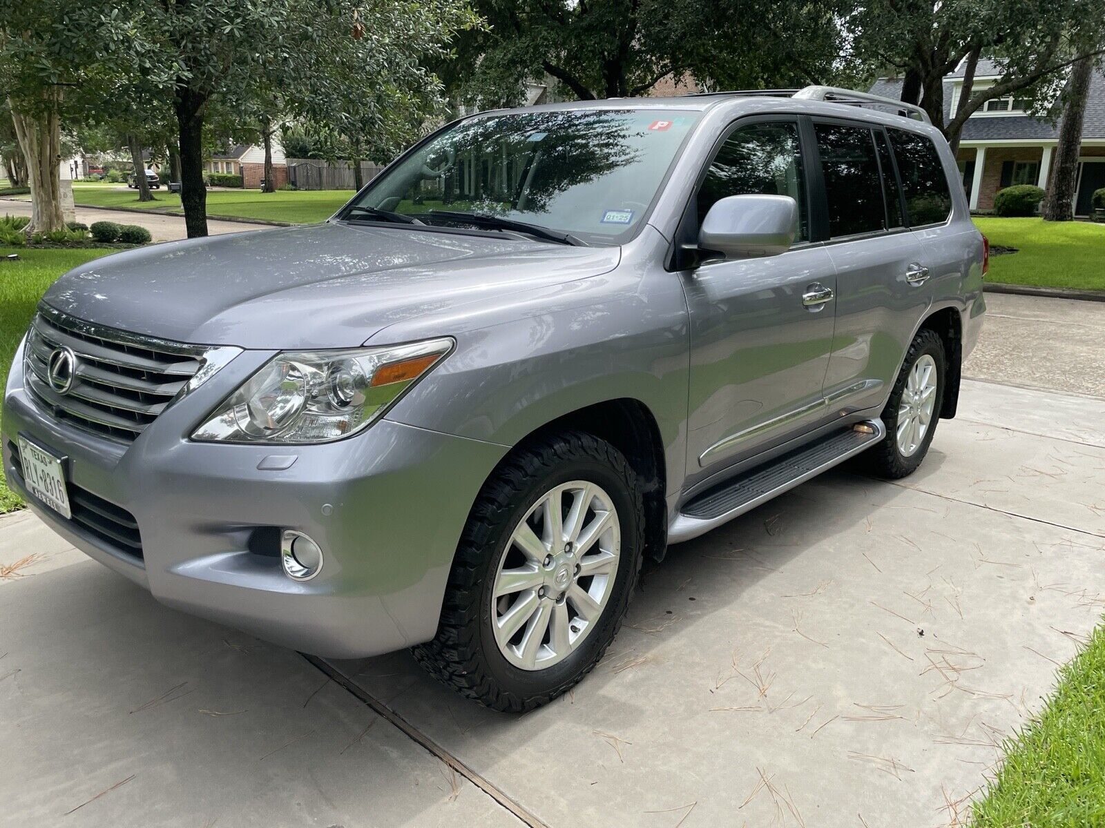 Lexus LX