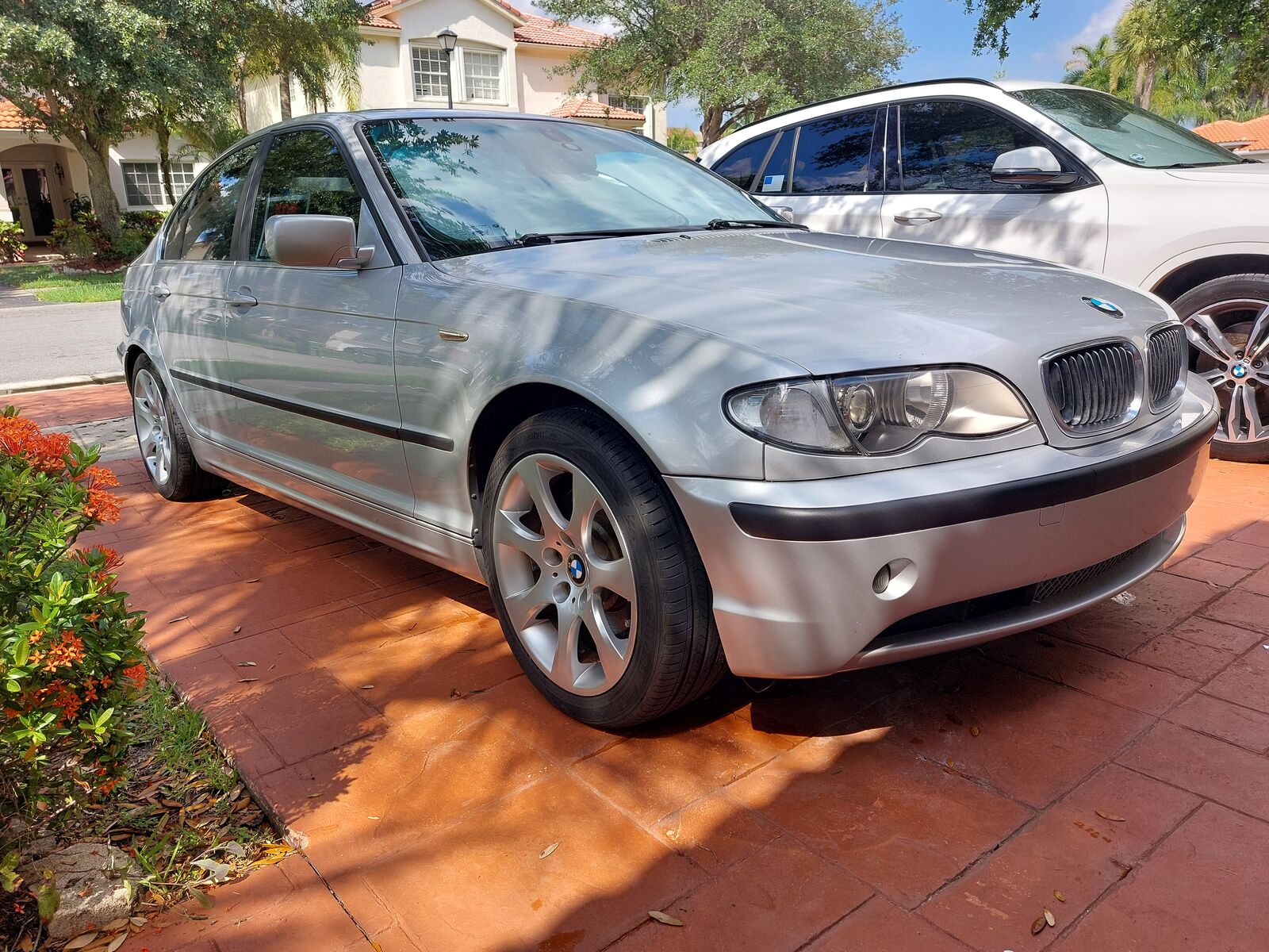 BMW 330i