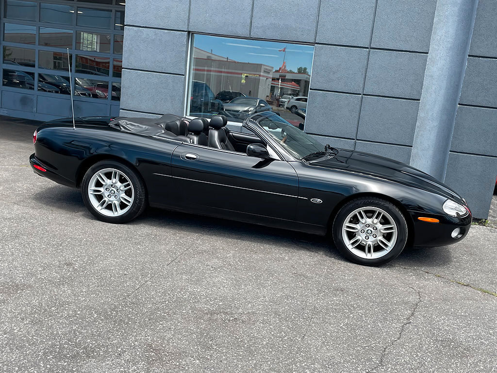 Jaguar XK8