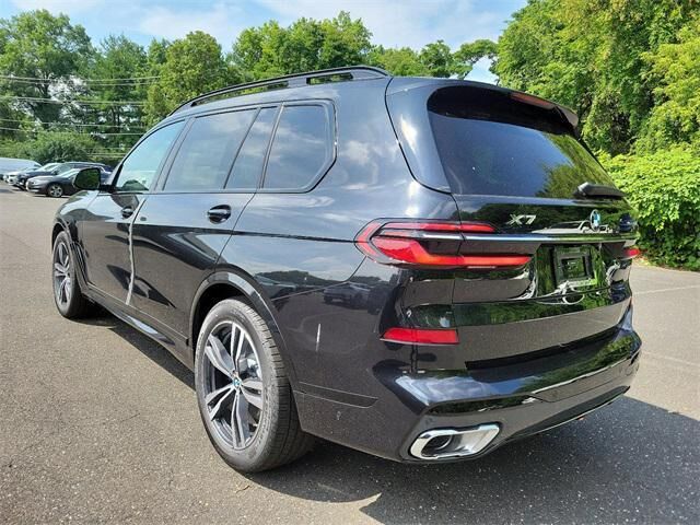 2025 BMW X7