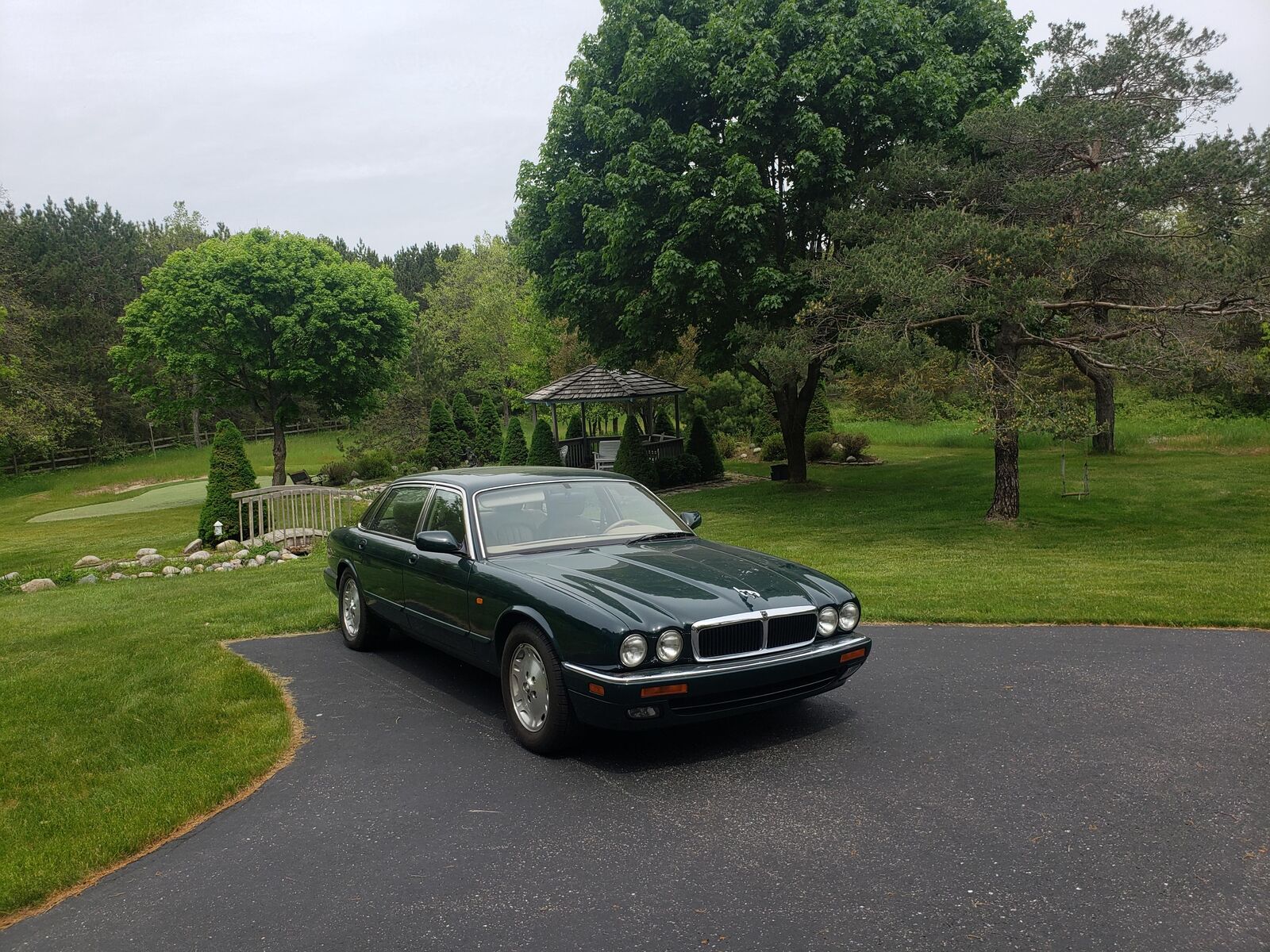 Jaguar XJ6