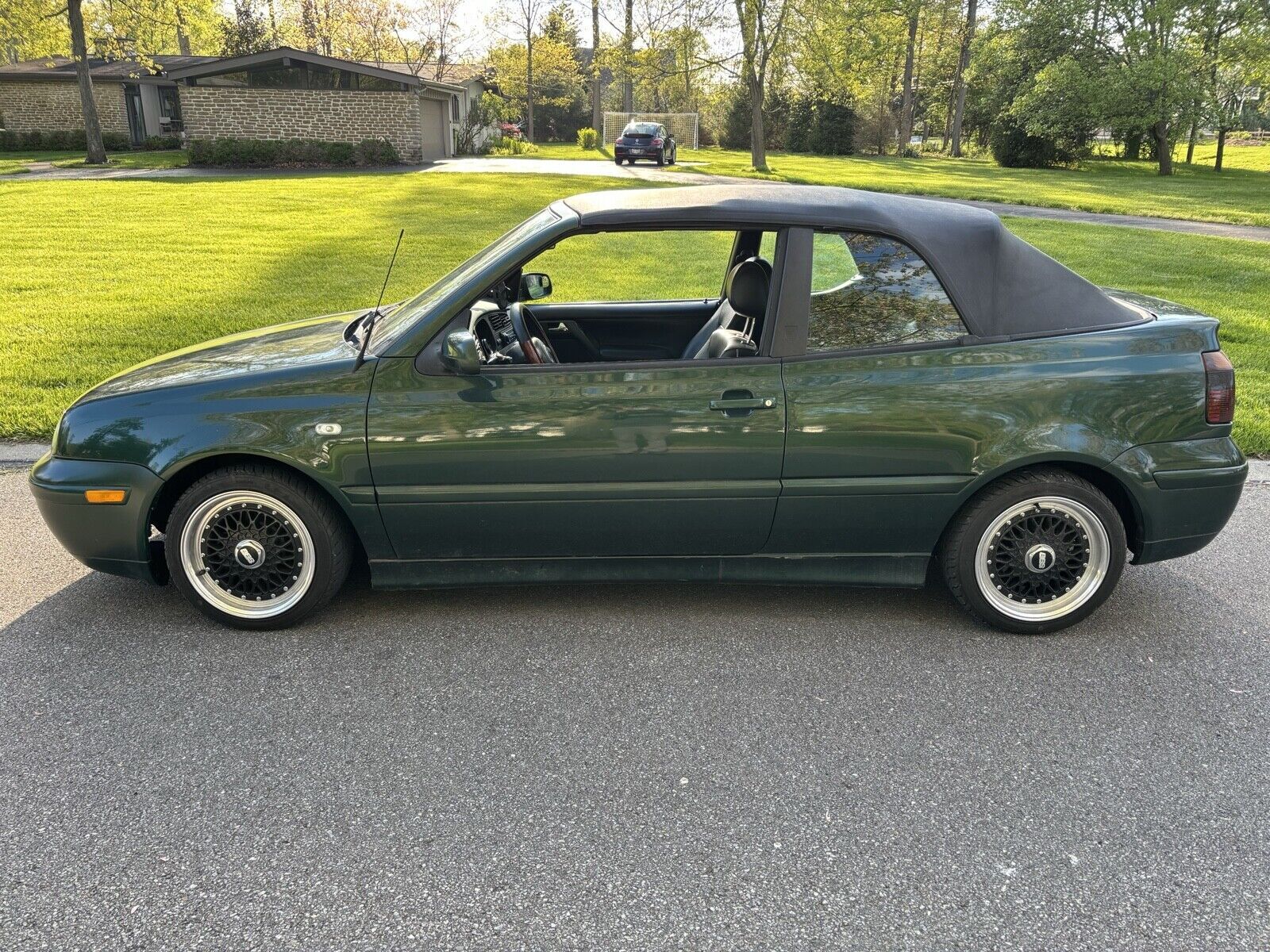 Volkswagen New Cabrio