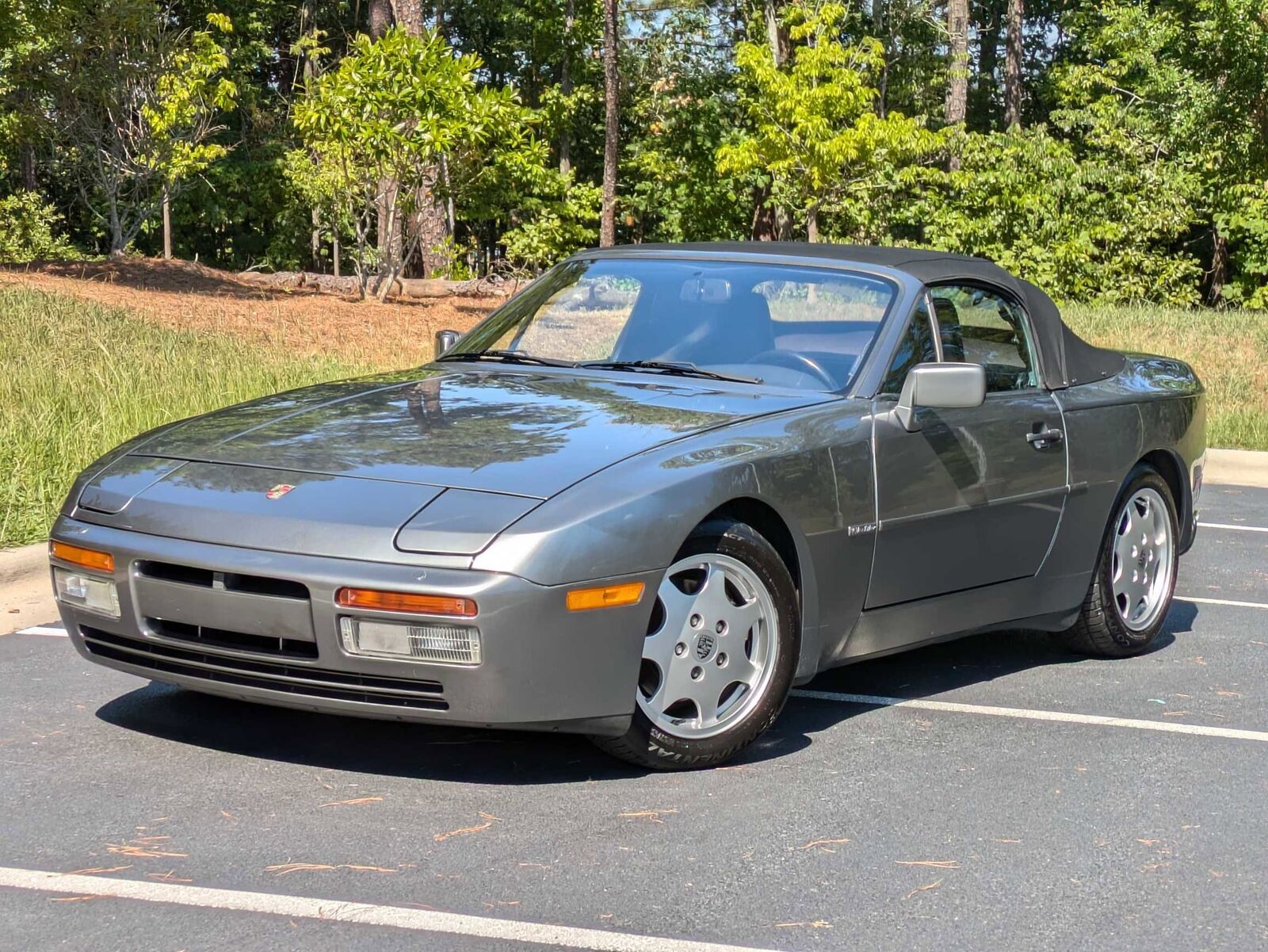 Porsche 944