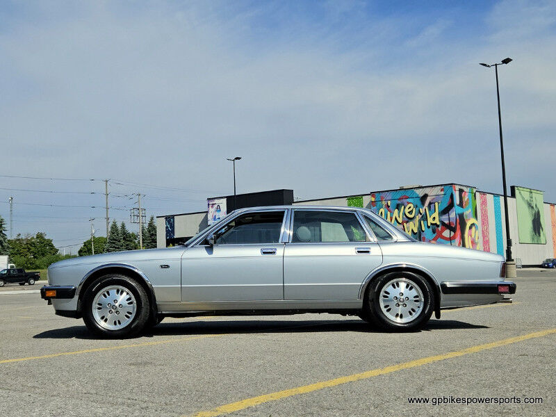 Jaguar XJ6