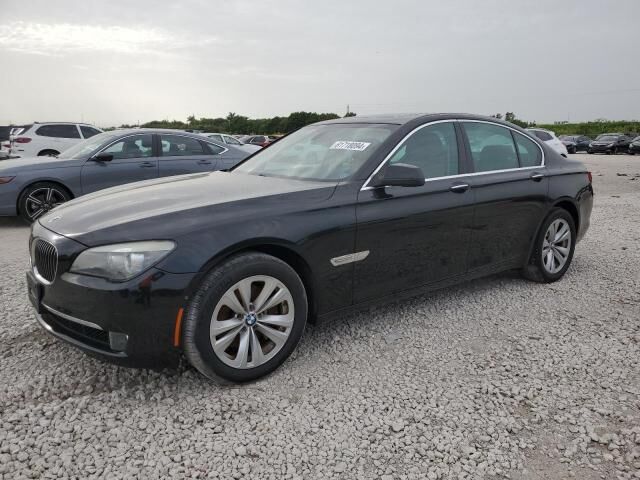 BMW 740i