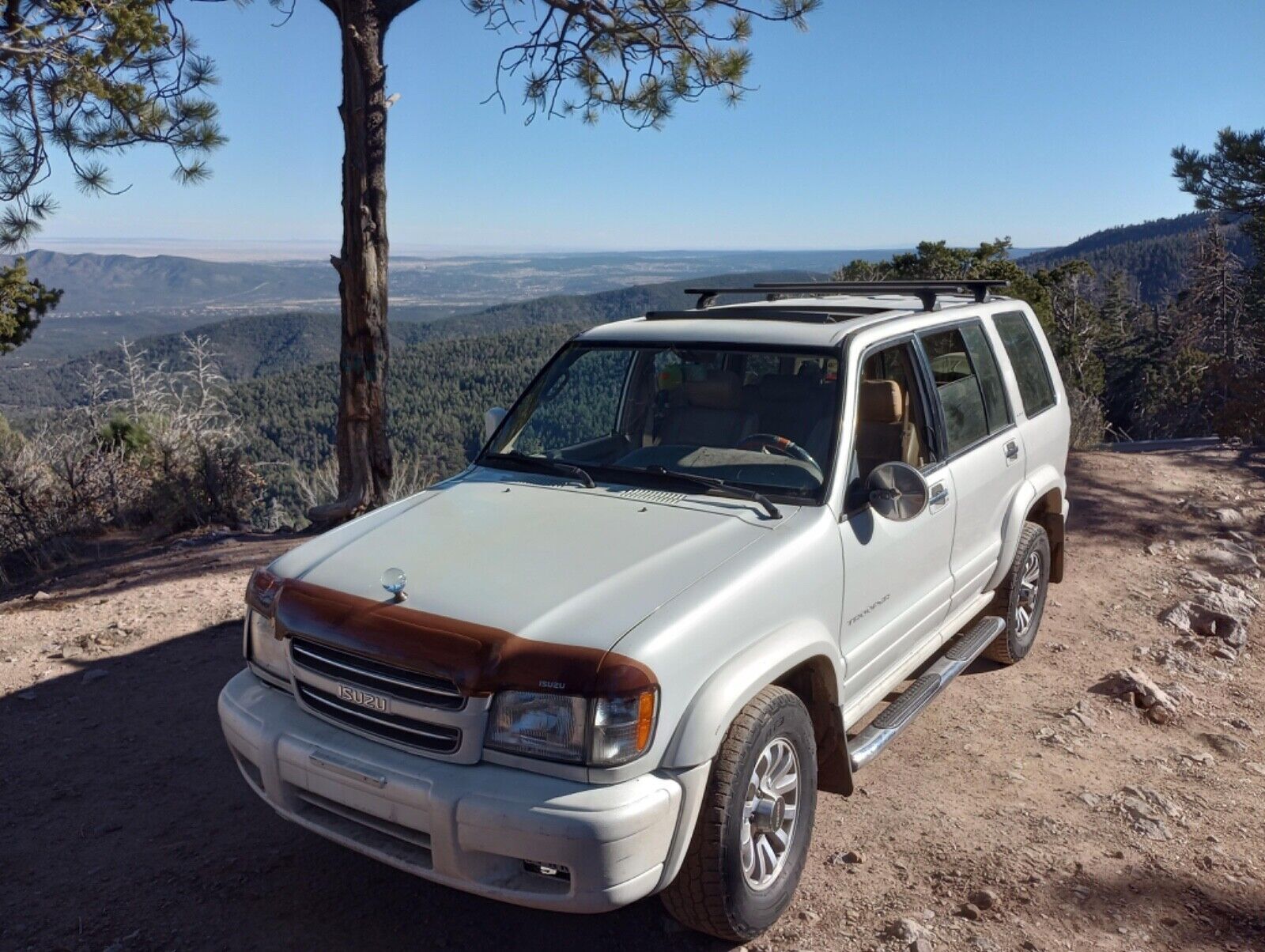 Isuzu Trooper