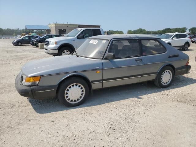 Saab 900