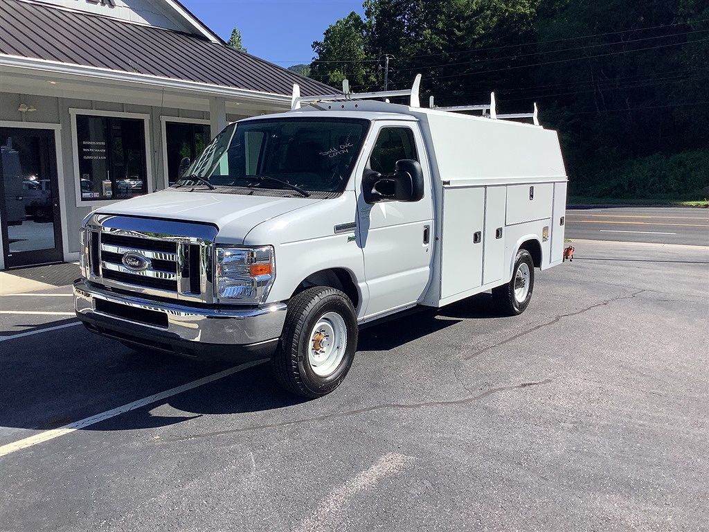 2019 FORD E-350
