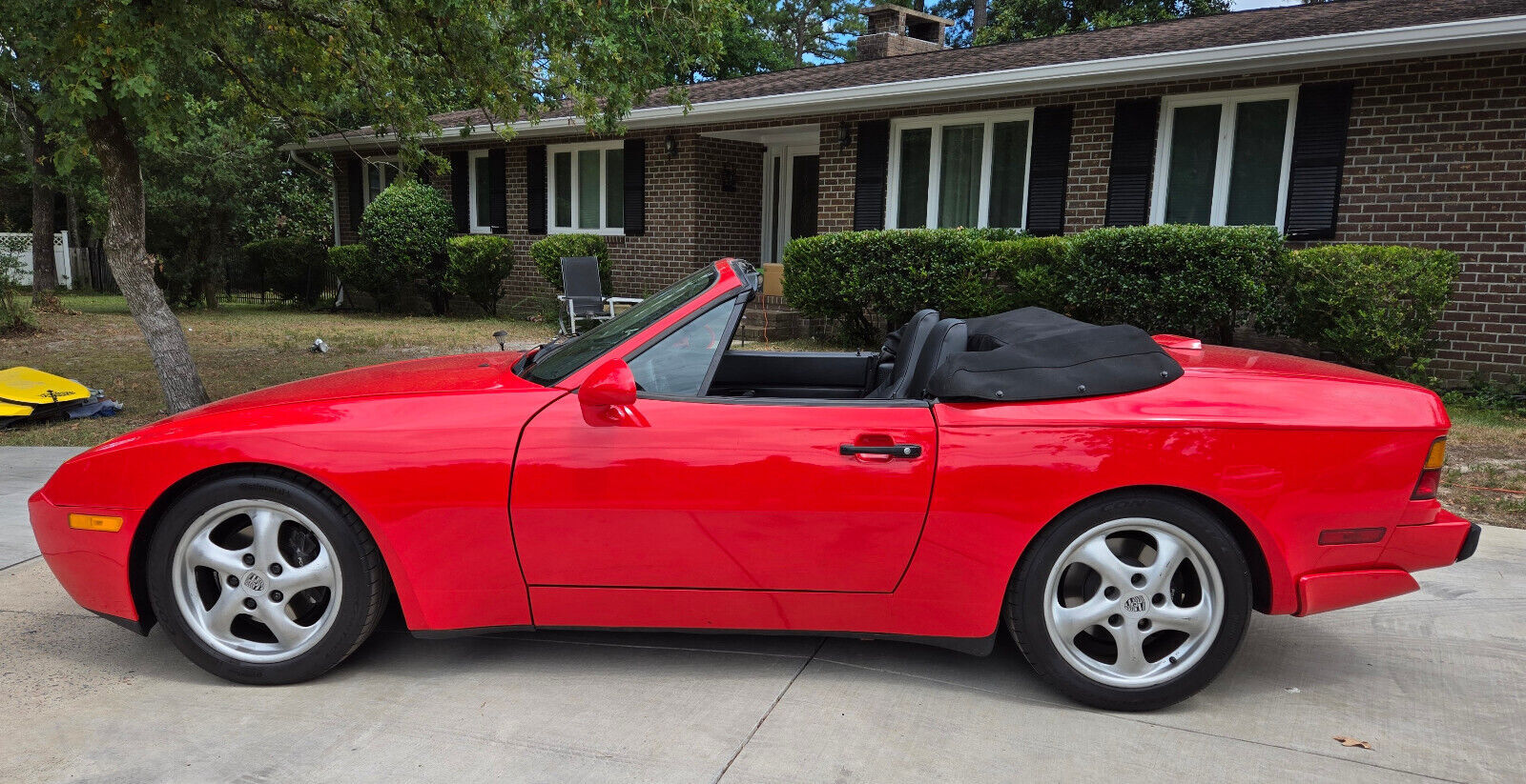 Porsche 944