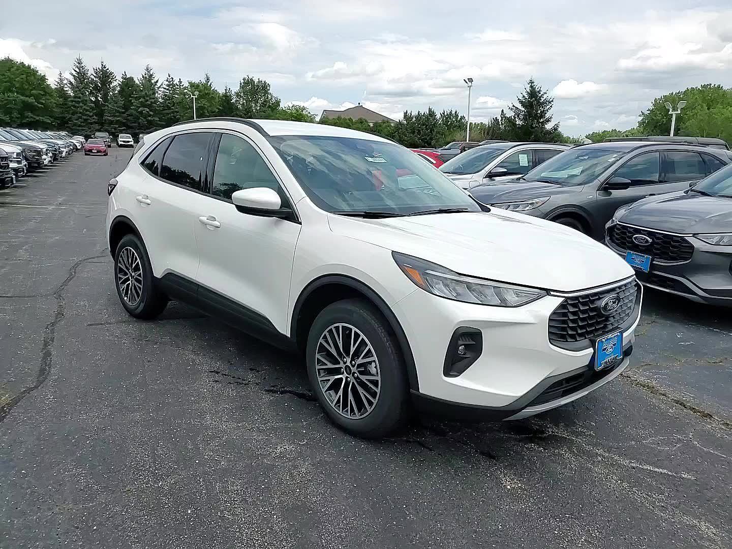 2024 FORD Escape