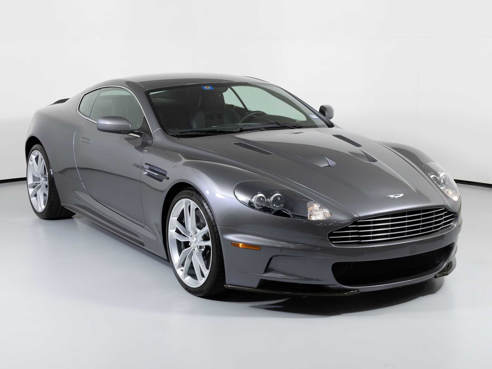 Aston Martin DBS