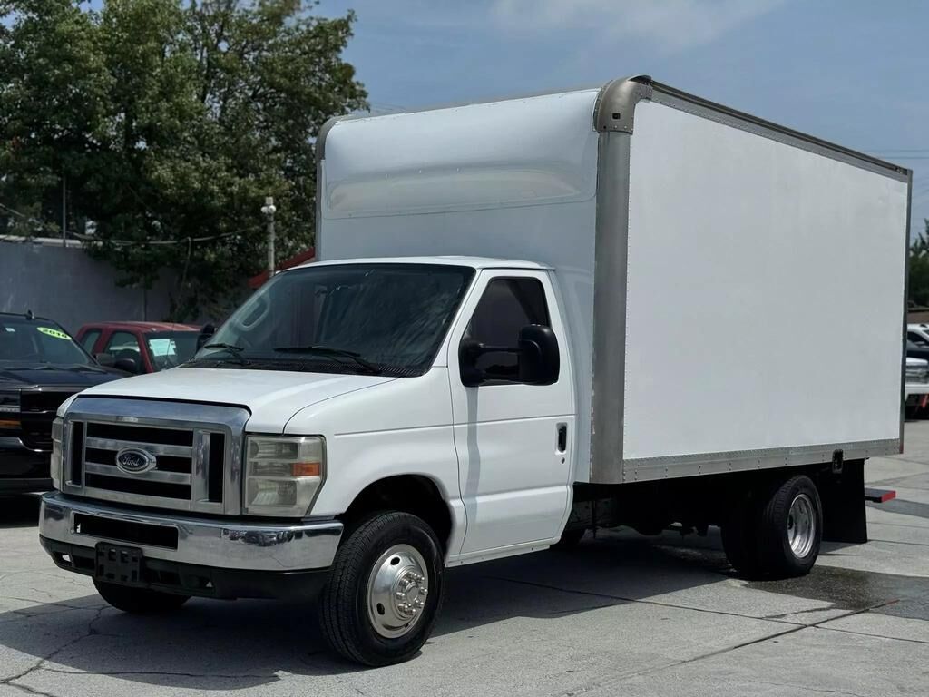 2011 FORD E-450