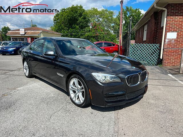 BMW 740i
