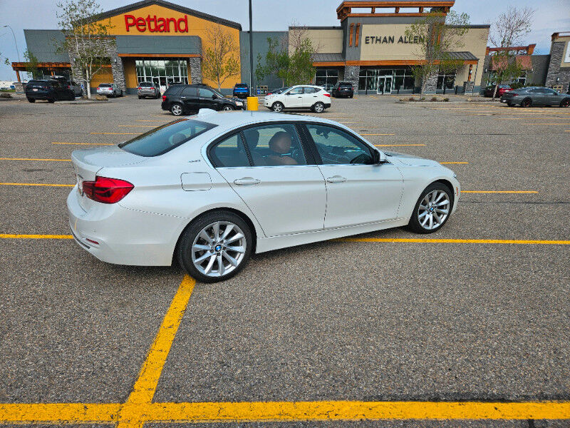 BMW 330e