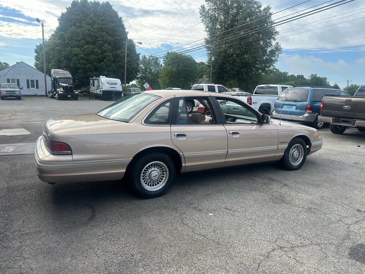 Ford Crown Victoria