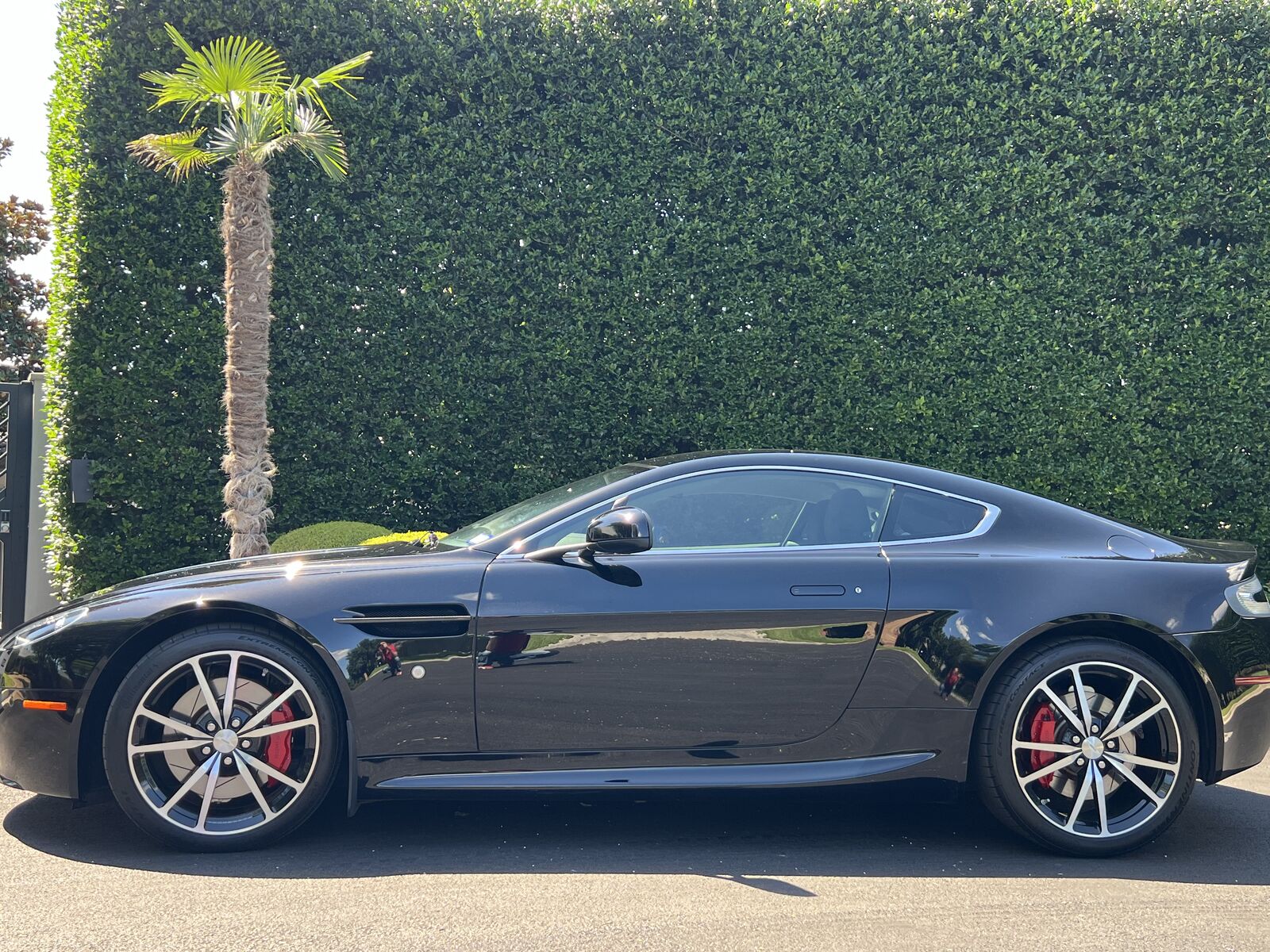 Aston Martin V8 Vantage