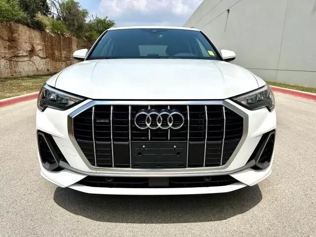 2022 Audi Q3