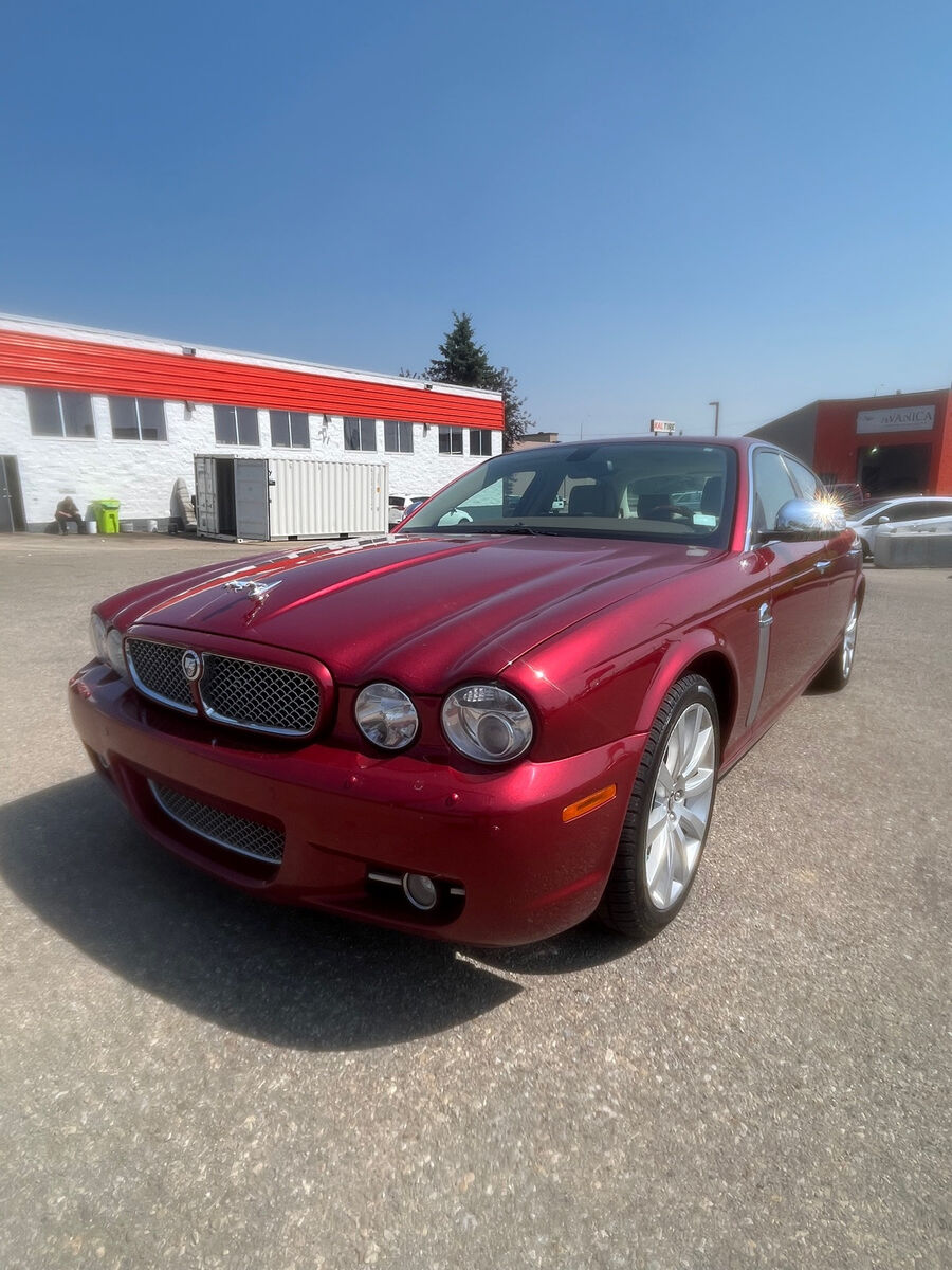 Jaguar XJ