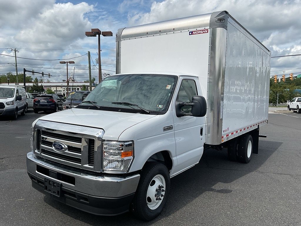 2025 FORD E-350