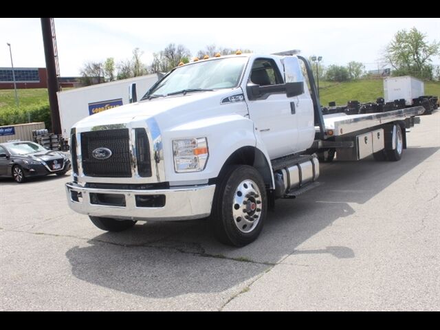 2025 FORD F-750