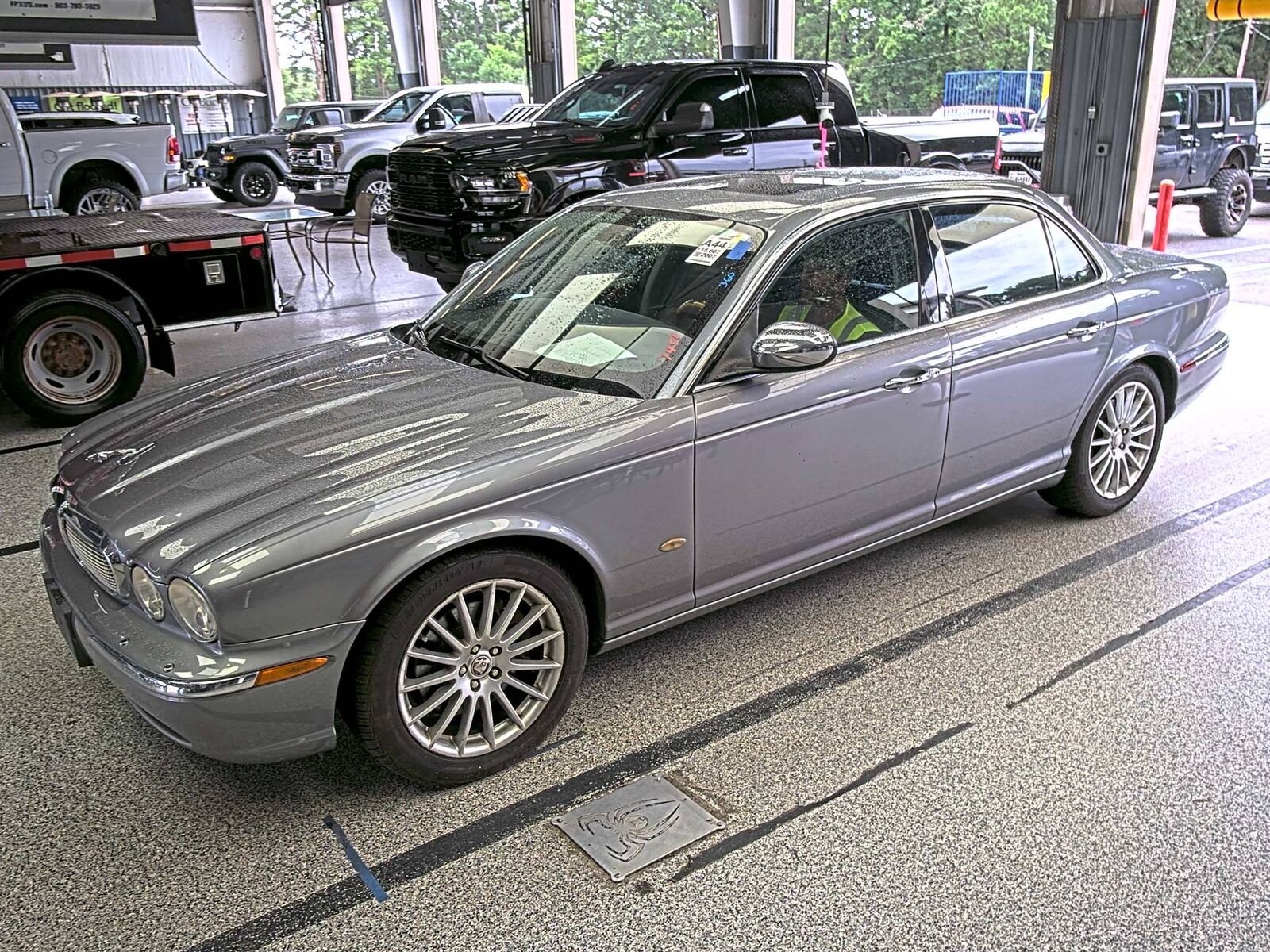 Jaguar XJ