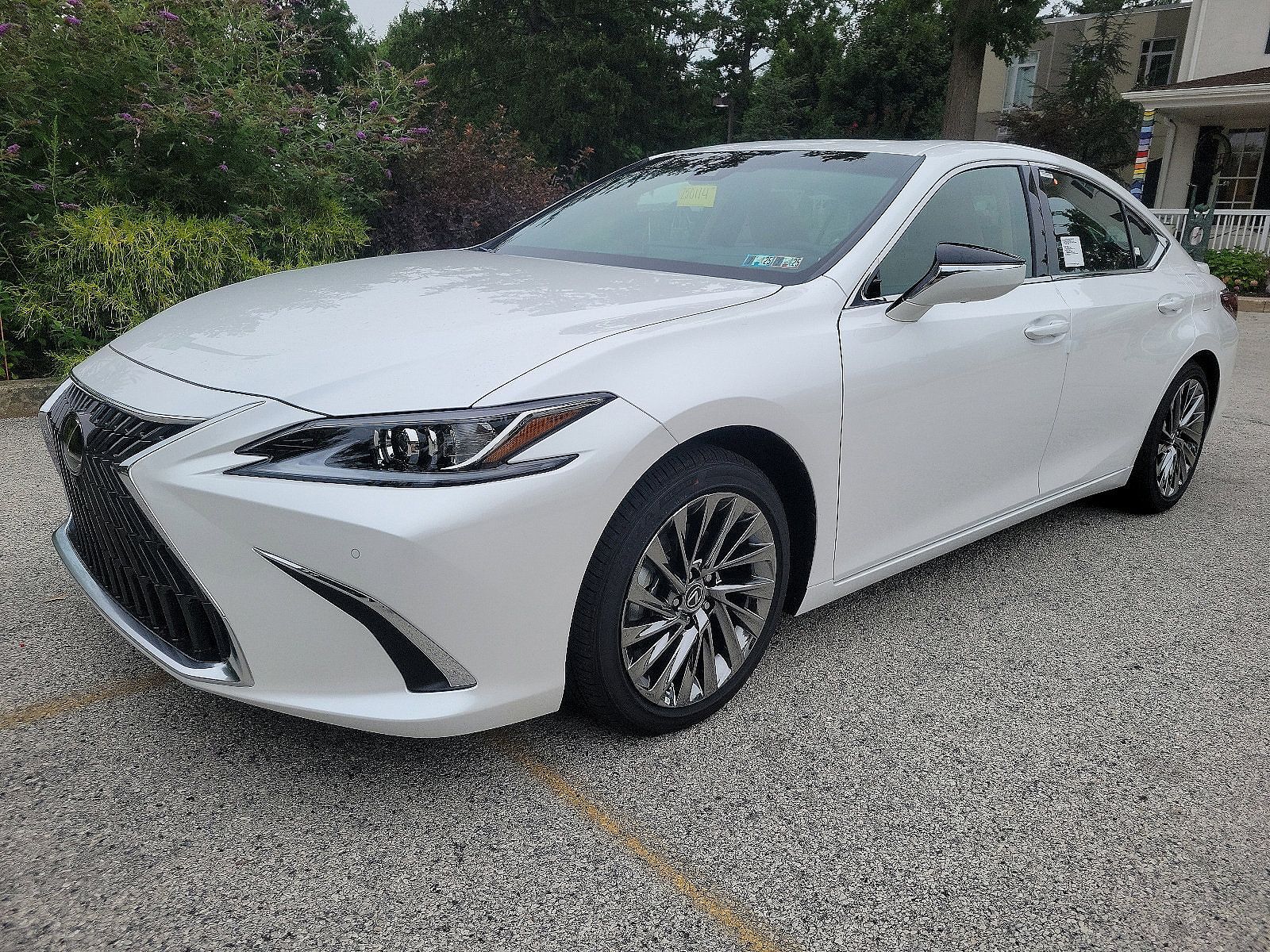 2025 Lexus ES