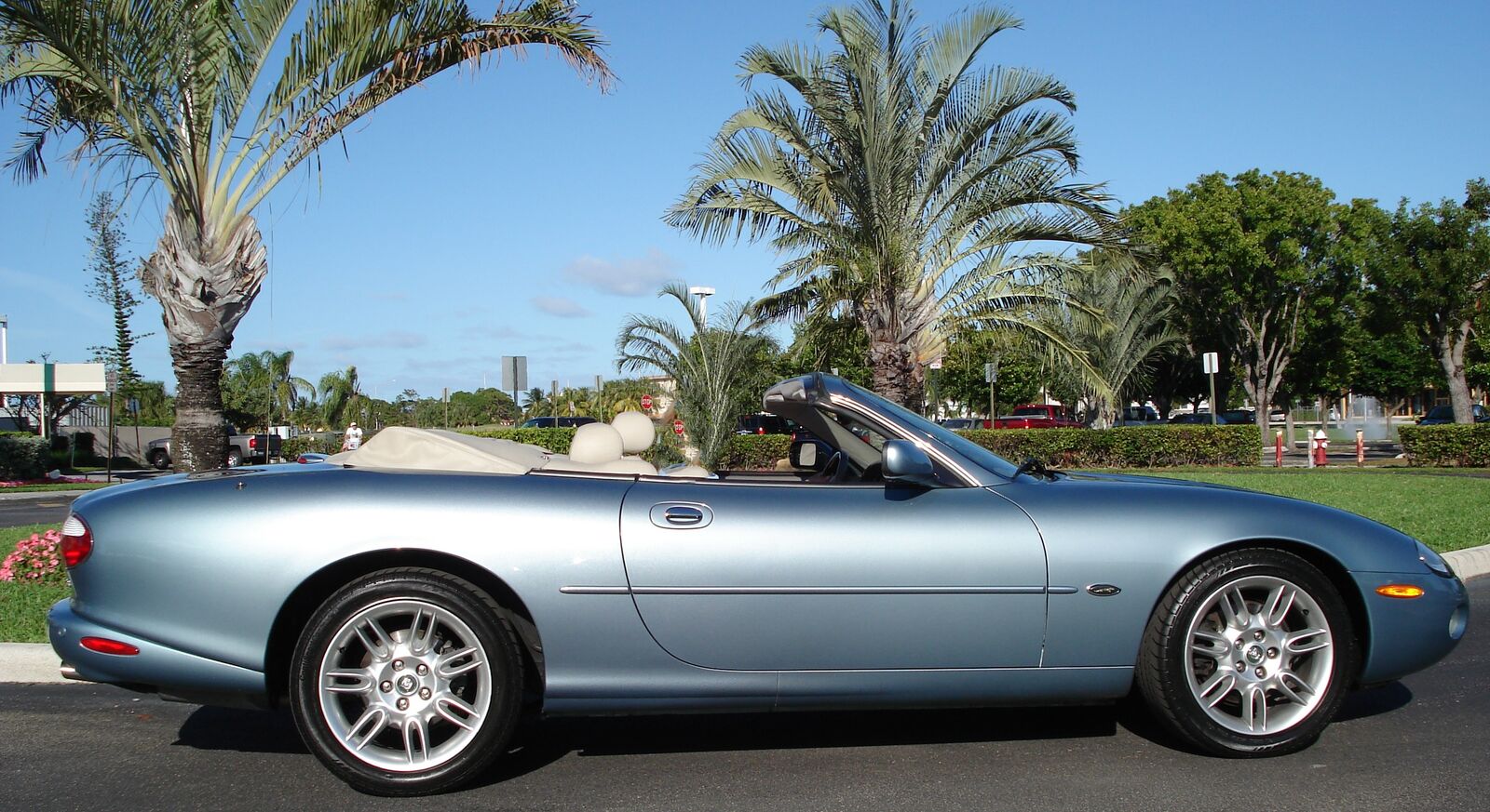 Jaguar XK8