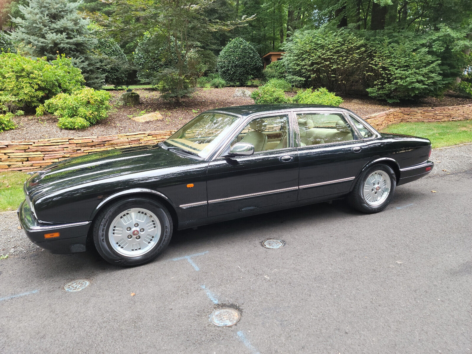 Jaguar Vanden Plas